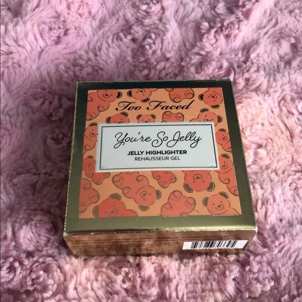 Too faced highlighter